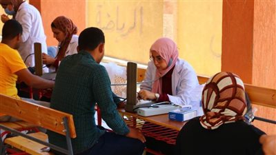 قافلة طبية تفحص ٢٧٥٣ مواطنا بنجع كوم الجرون بمركز جهينة