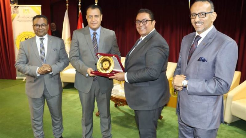 نائب رئيس جامعة أسيوط