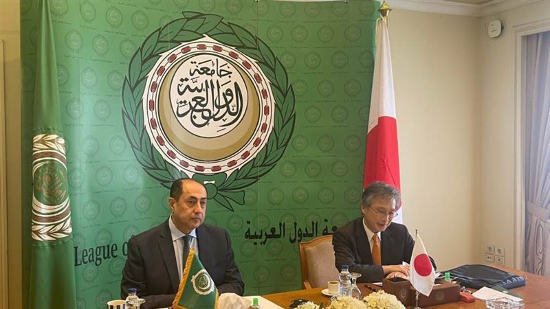 صورة من المائدة المستديرة