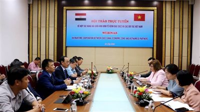 تنظيم ندوة بين مسؤولي المنطقة الاقتصادية لقناة السويس ووزارة النقل الفيتنامية