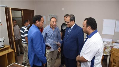 رئيس جامعة سوهاج يتفقد اختبارات القدرات بكلية التربية الرياضية