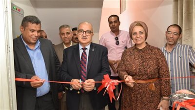 رئيس جامعة أسيوط يفتتح  عمارة 