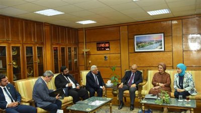 رئيس جامعة أسيوط يوقع اتفاقية تعاون مشترك بين شركة هيومان إي تي سوليوشنز 