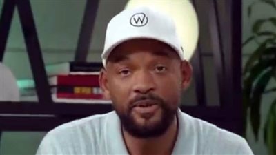 ويل سميث ينشر مقطعا مصورا يعتذر فيه عن لكمه كريس روك (فيديو)