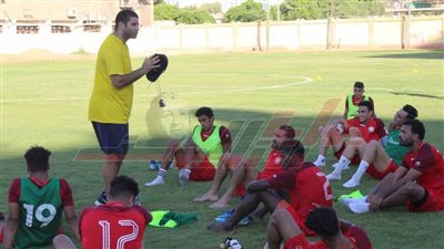 الفريق الأول لكرة القدم بنادي المنيا يخوض أول تدريباته تحت قيادة أمير عزمي... صور 