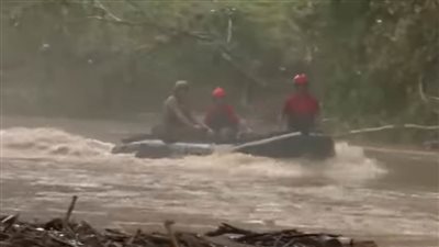 حاكم كنتاكي: ارتفاع حصيلة ضحايا الفيضانات إلى 25 قتيلا (فيديو)