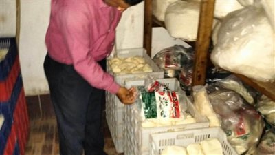 ضبط ربع طن جبنة موتزاريللا و٣٠ طن ملح منتهية الصلاحية بالبحيرة