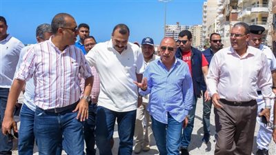 محافظ الإسكندرية في جولة مفاجئة على شاطئ النخيل