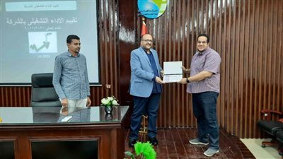 مياه سوهاج تكرم المتميزين بقطاعات المعامل والتخطيط والتنمية الفنية المستدامة 