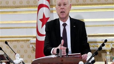 الرئيس التونسي: عدم إخضاع الجزائريين المغادرين لأي إجراء يتعلق باختبار 