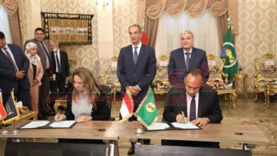 وزير الاتصالات ومحافظ المنيا يشهدان مراسم توقيع بروتوكول تعاون لتدريب كوادر فنية بالمحليات.. (صور)