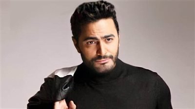 لماذا اعتذر تامر حسني عن حفل إسبانيا في البداية؟.. وابنتاه تدعوان له