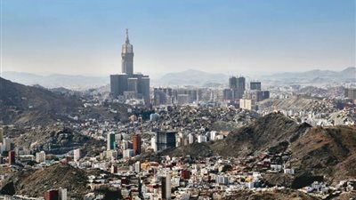 السعودية تهدم أحياءً سكنية عشوائية بمكة المكرمة لتطويرها