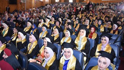 جامعة سوهاج تحتفل بتخرج الدفعة العاشرة من طلاب كلية الطب البيطري