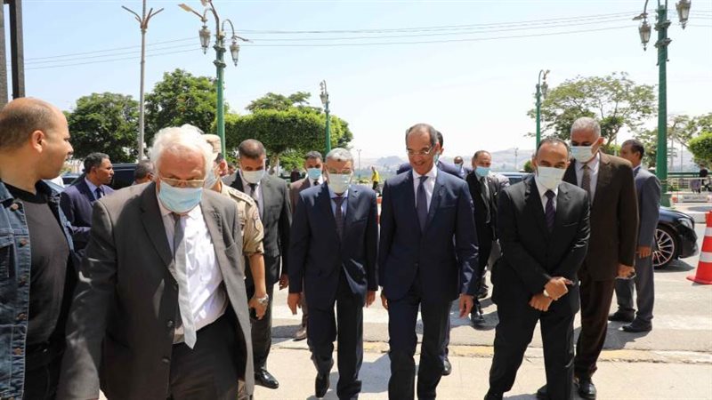 وزير الإتصالات بالمنيا