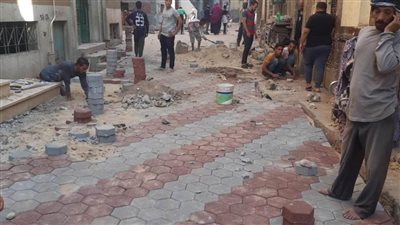 محافظ أسيوط: استمرار تطوير وتجميل الشوارع بتركيب بلاط الإنترلوك بالشوارع الضيقة