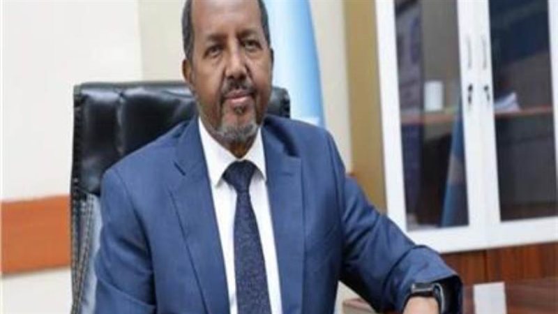 حسن شيخ محمود أعضاء