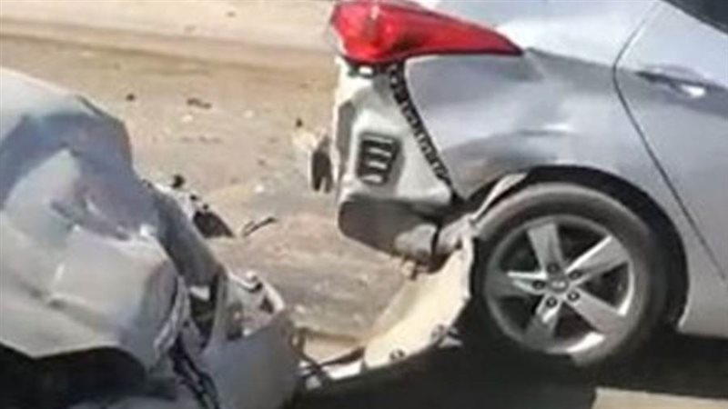 سيارة ملاكي وأتوبيس