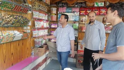 استمرار حملات التموين على الأسواق المحلات التجارية والمخابز