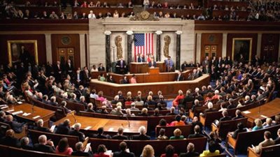 مجلس الشيوخ البولندي يقر خطة لمساعدة الأسر على شراء الفحم للتدفئة في الشتاء