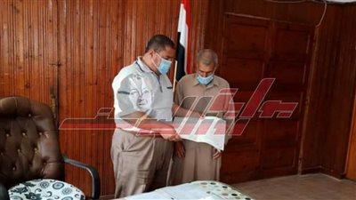 تسليم عقود أملاك الدولة للمستفيدين بكفر الشيخ