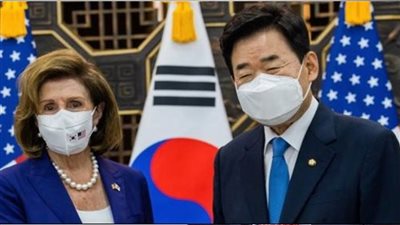 بيلوسي تلتقي كيشيدا ويبحثان التوترات بشأن تايوان