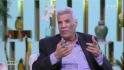 إبراهيم عبدالمجيد يبكي بسبب نجيب محفوظ في 