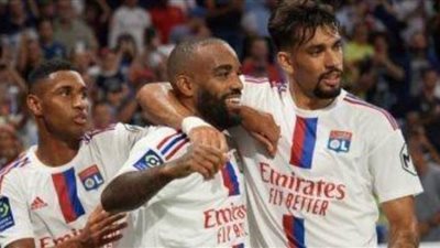 ليون يفوز على أجاكسيو 2-1 في افتتاح الموسم الجديد للدوري الفرنسي