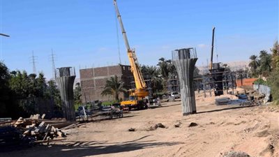 محافظ الأقصر يتفقد مراحل إنشاء 