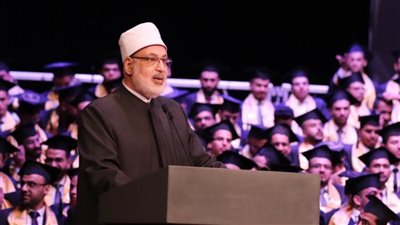 وكيل الأزهر يشهد حفل تخريج الدفعة 52 بكلية طب بنين بالقاهرة