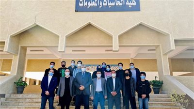 معامل تخصصية للذكاء الاصطناعي على طاولة مجلس كلية حاسبات ومعلومات دمنهور