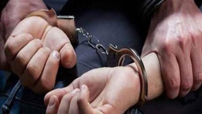 كشف ملابسات مقتل ربة منزل ونجلتها بالبحر الأحمر وضبط الجناة