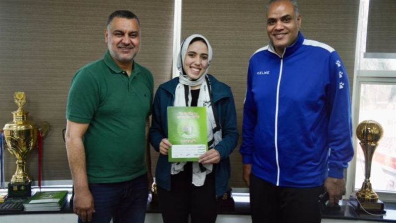 الأهلي يجدد عقد سارة