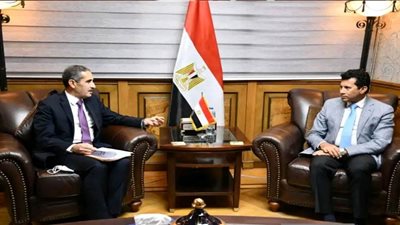 وزير الرياضة ومحافظ الغربية يناقشان مشاريع الشباب والرياضة بمبادرة 