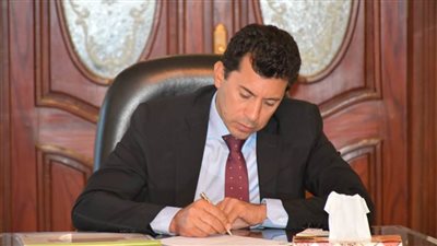 وزير الرياضة يوافق على إضافة واستحداث مجالات الخدمات الرياضية بلائحة تراخيص شركة الخدمات الرياضية