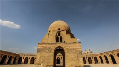 جامع أحمد بن طولون منارة مصرية شيدت على الطراز العبّاسي