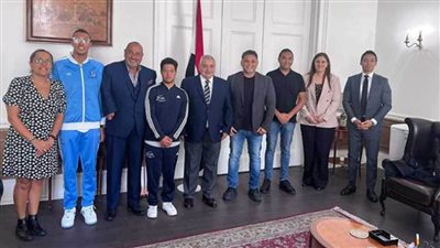    القنصل العام بلندن يستقبل البعثة المصرية لوزارة الشباب والرياضة 