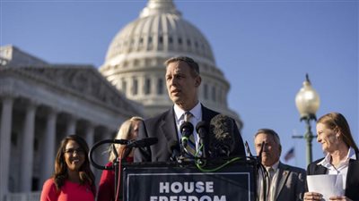 مكتب التحقيقات الفيدرالي يصادر هاتف النائب سكوت بيري المقرب من ترامب