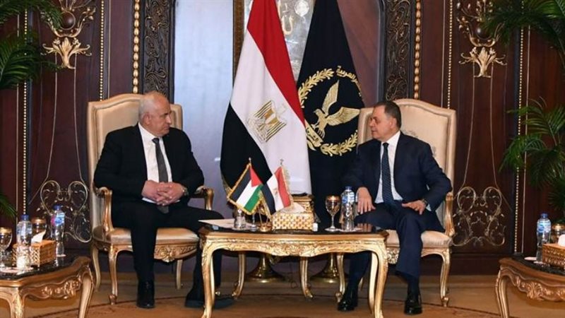 توفيق يستقبل نظيره