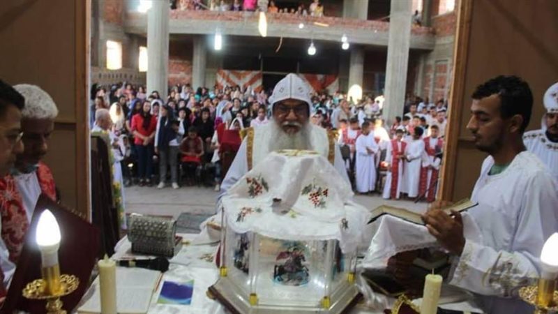 الأنبا مكاريوس في