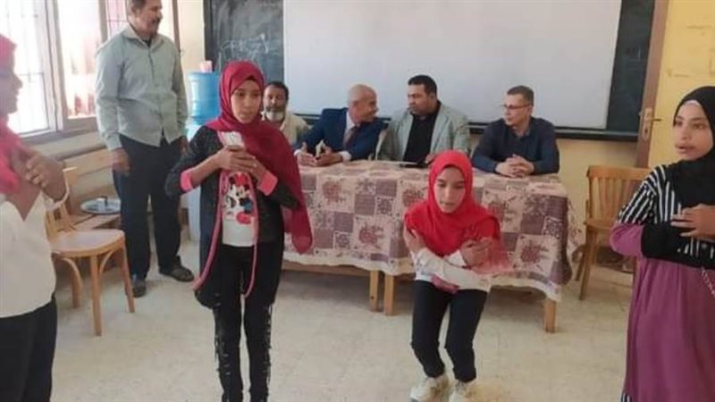 وكيل التعليم يشهد