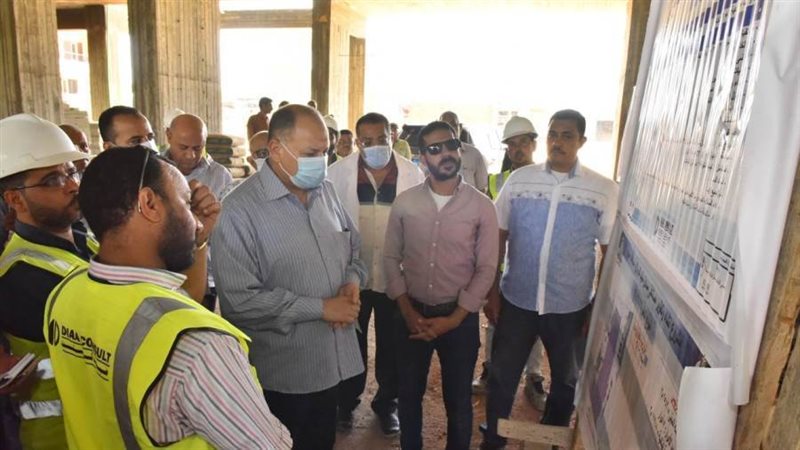 محافظ أسيوط يتفقد