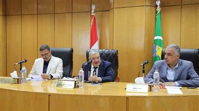 محافظ المنيا يوجه بتسريع وتيرة العمل لتقنين أراضي أملاك الدولة