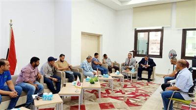 رئيس جامعة المنصورة الجديدة يناقش استعدادات تسليم المرحلة الثانية للإنشاءات