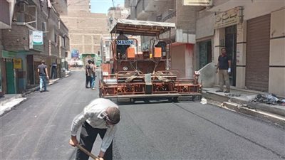 استكمال أعمال الرصف بشارع العتبة الخضراء وتفرعاته بمركز القوصية