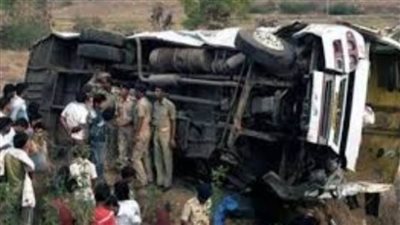 إصابة 35 شخصا جراء انقلاب شاحنة تقل مهاجرين في مقدونيا الشمالية