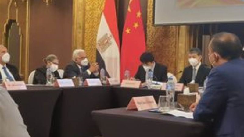 السفير الصيني خلال