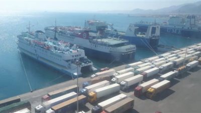 تداول 75 ألف طن بضائع و643 شاحنة بموانئ البحر الأحمر