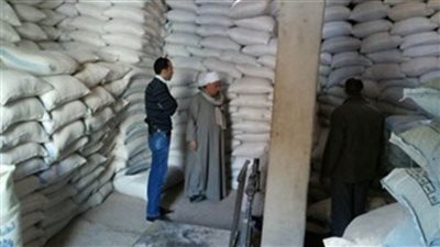 ضبط 6 أطنان أسمدة ودقيق قبل بيعها في السوق السوداء بسوهاج