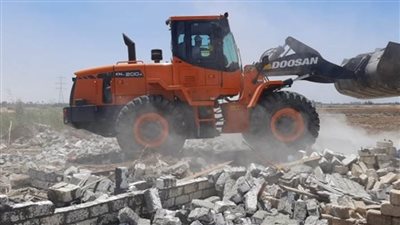 إزالة 4 حالات تعدٍ على أملاك الدولة بالقنطرة غرب 